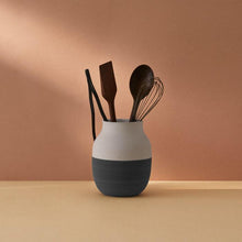 Kähler Omaggio Circulare Vase, Anthracite Grey, H: 7.9''