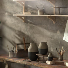 Kähler Omaggio Circulare Vase, Anthracite Grey, H: 12.2''