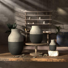 Kähler Omaggio Circulare Vase, Anthracite Grey, H: 12.2''