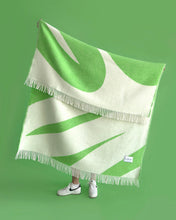 Blanket SWIRL White / Apple 4.25 x 6.5ft