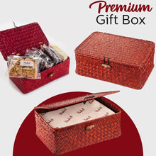 Gourmet Apple Cinnamon Wicker Basket