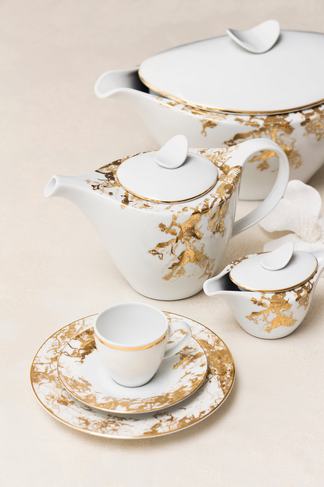 Belle Epoque 11-piece Gift Set - Tea Service for 4