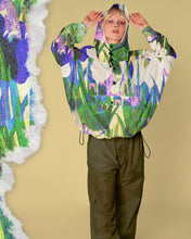 Anorak Lily