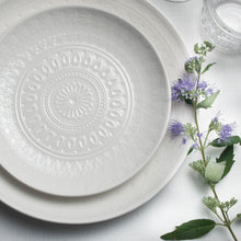 Fez Stoneware 16 Piece Double Bowl Dinnerware Set White