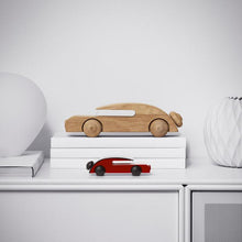 Kay Bojesen Sedan, Oak