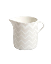 Creamer ZIG ZAG  White diam. 3.5", H 3.3"