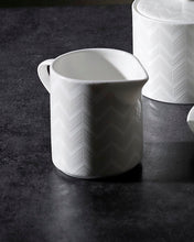 Creamer ZIG ZAG  White diam. 3.5", H 3.3"