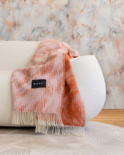 Maison Deux Blanket MOOOI BLUSING SLOTH Pink Rust
