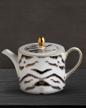 Tea Pot or Coffee Pot TIGER   diam. 4.75", H 4.5"