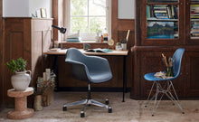 Vitra George Nelson Tripod Desk Clock