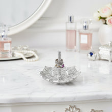 Windsor Ring Holder