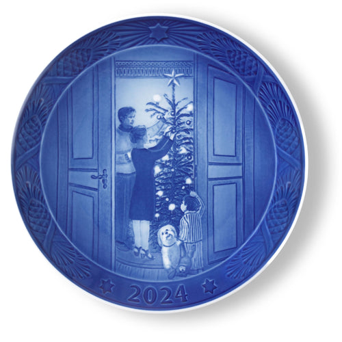 Royal Copenhagen 2024 Annual Plate is “Christmas Anticipation”