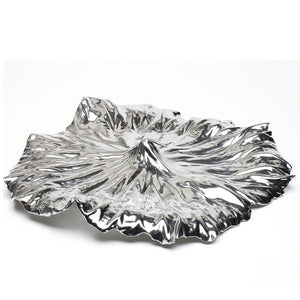 Stainless steel tray and centerpiece in the shape of a lotus leaf may be used on both sides for serving. 