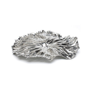 Stainless steel tray and centerpiece in the shape of a lotus leaf may be used on both sides for serving. 