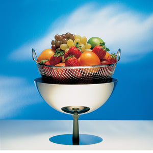 Fruit bowl/colander in steel mirror polished. Foot in aluminium, anthracite.