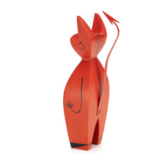 Made of hand-painted solid fir wood, the little devil brings a smile on the face of every viewer.